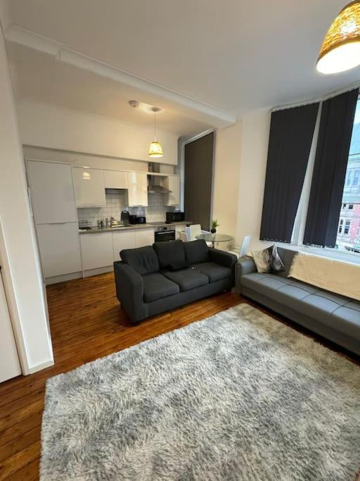 Апартаменты Sleep 6 -Sheffield-George Street Gs202 Экстерьер фото